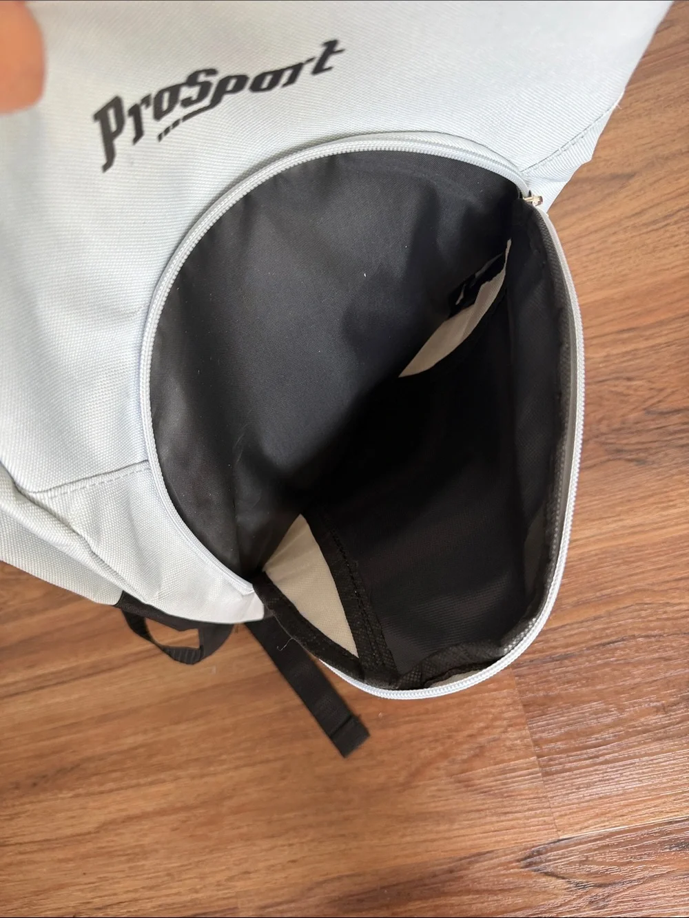 Pro sport Men's White & Black Everyday Backpack